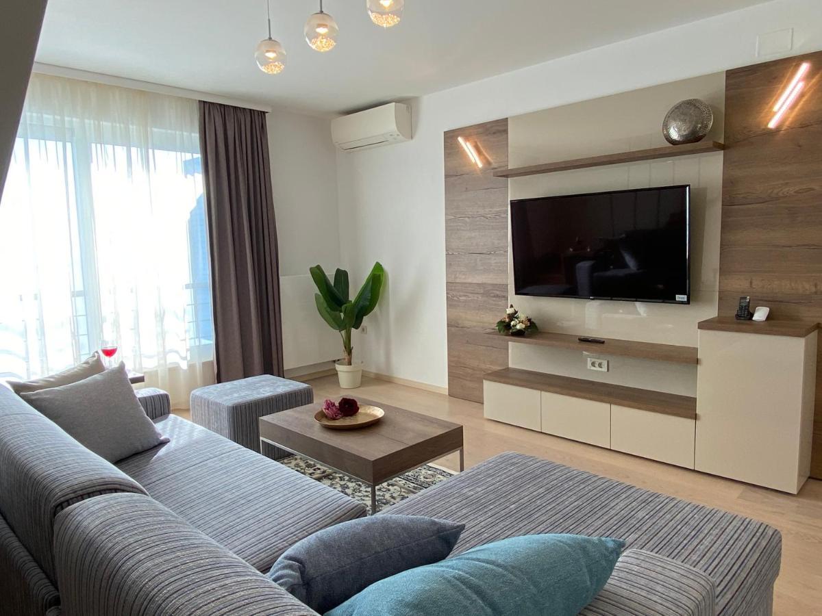 Ria Lungomare Apartment *